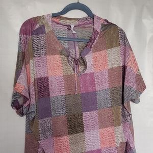 Short sleeve flowy top